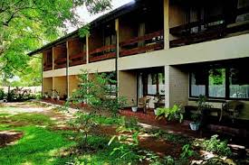 Nuwarawewa Resthouse 